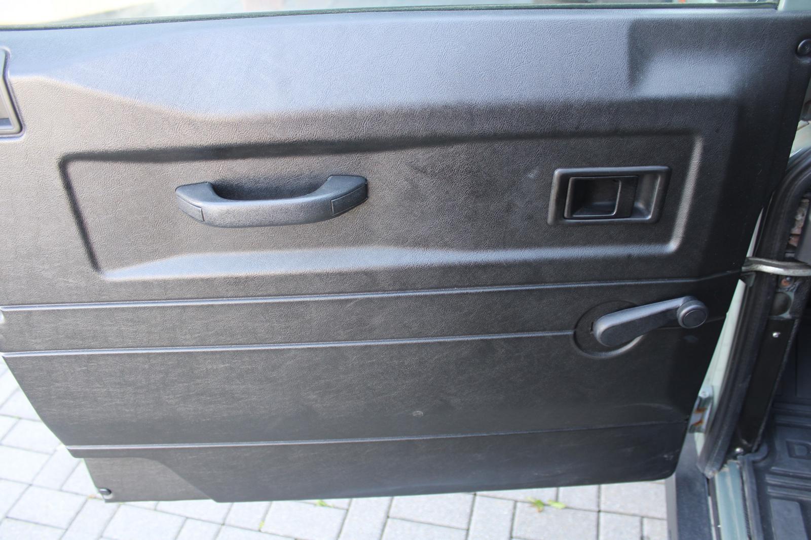 Land Rover Defender 2,4 TDCi 90 kW 110 SW 4x4