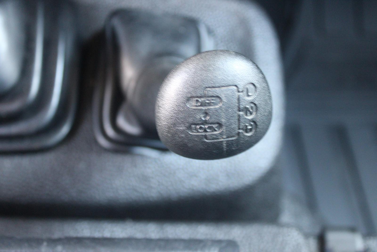 Land Rover Defender 2,4 TDCi 90 kW 110 SW 4x4