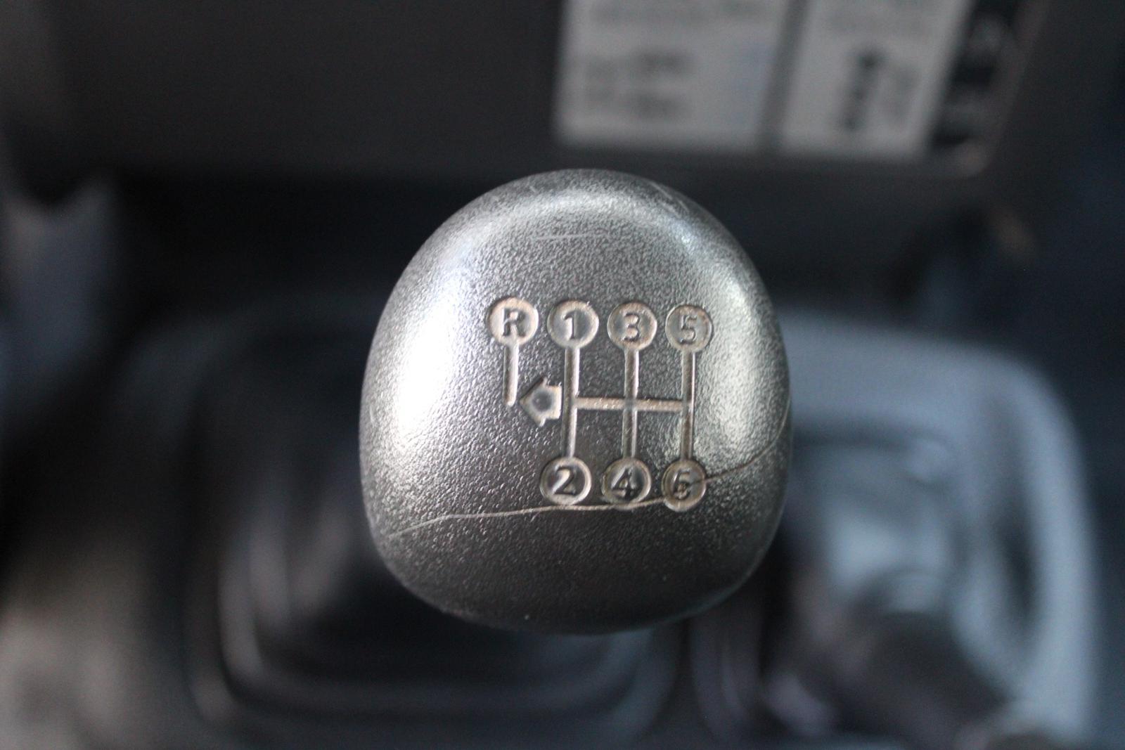 Land Rover Defender 2,4 TDCi 90 kW 110 SW 4x4