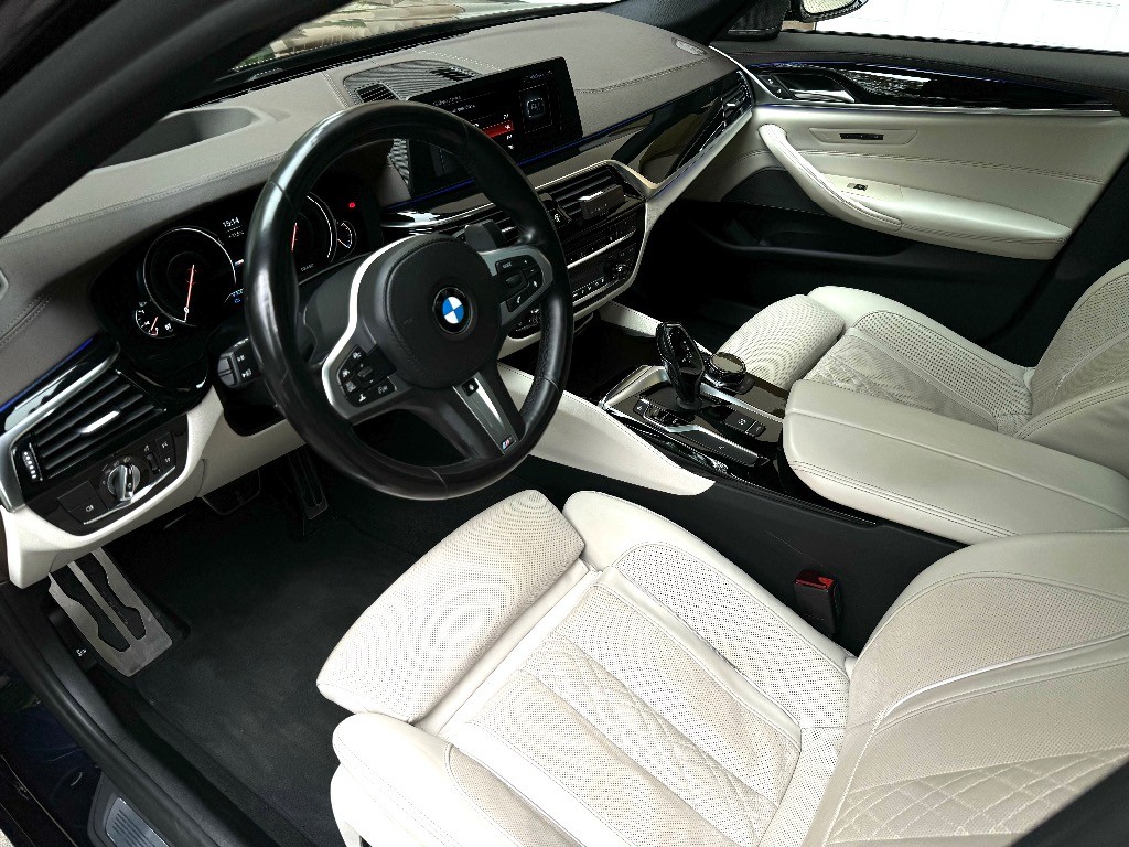 BMW M5 50i xDrive A/T