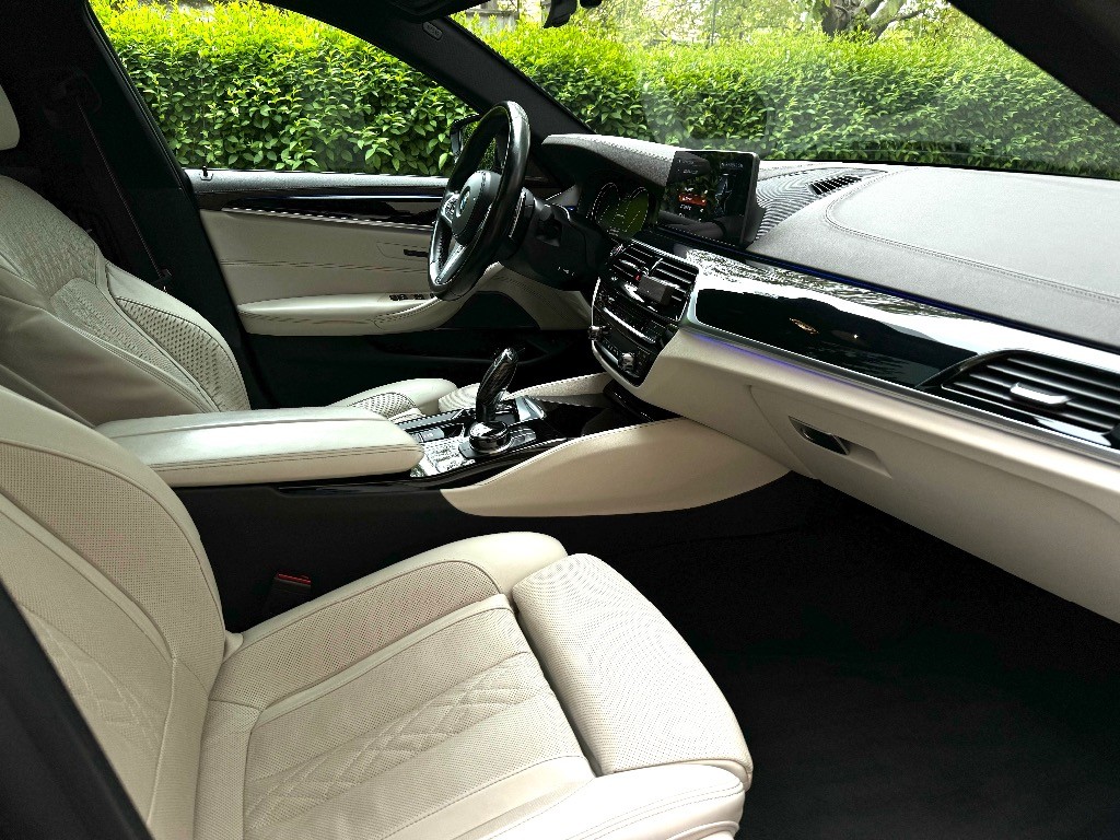 BMW M5 50i xDrive A/T