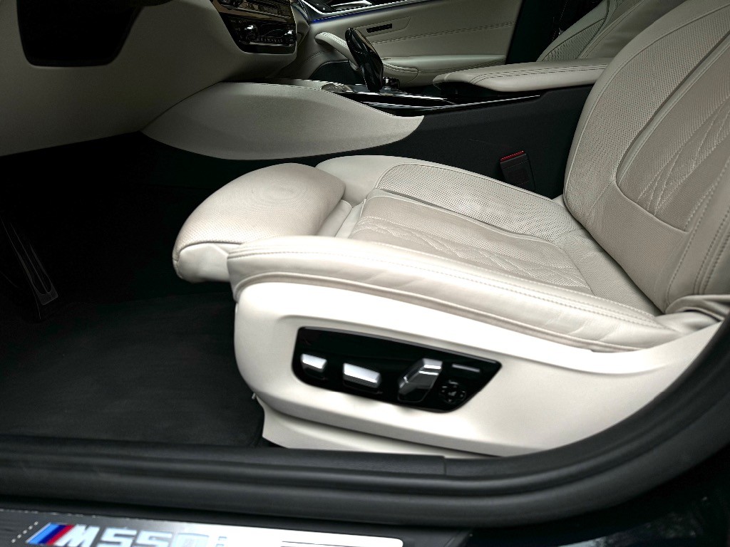 BMW M5 50i xDrive A/T