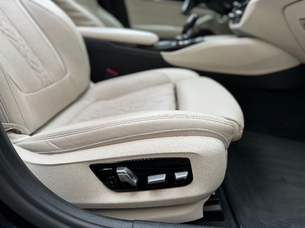 BMW M5 50i xDrive A/T