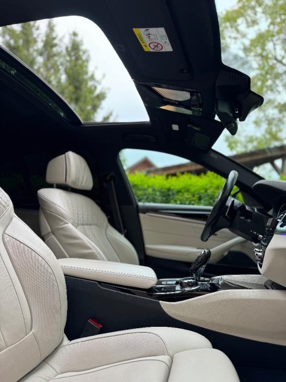 BMW M5 50i xDrive A/T