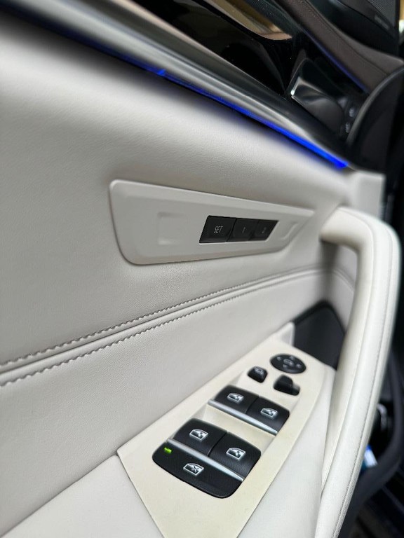 BMW M5 50i xDrive A/T