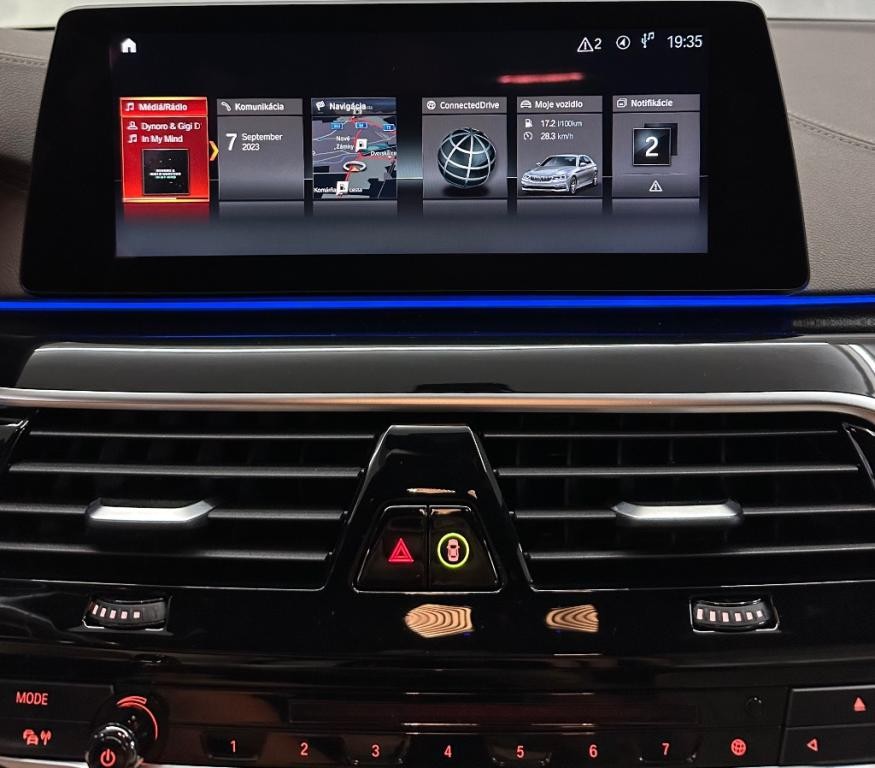 BMW M5 50i xDrive A/T