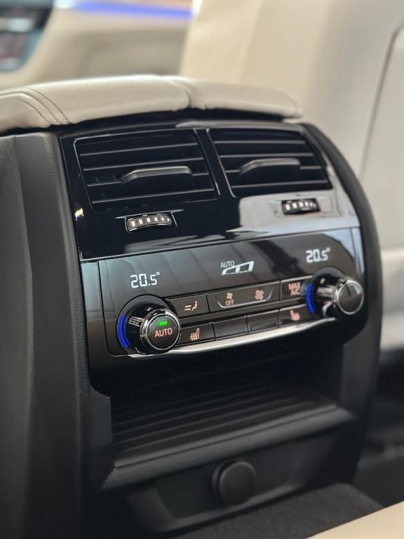 BMW M5 50i xDrive A/T