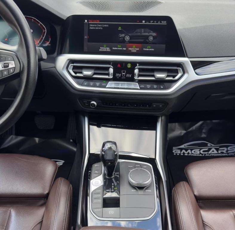 BMW rad 3 320i Sport Line A/T
