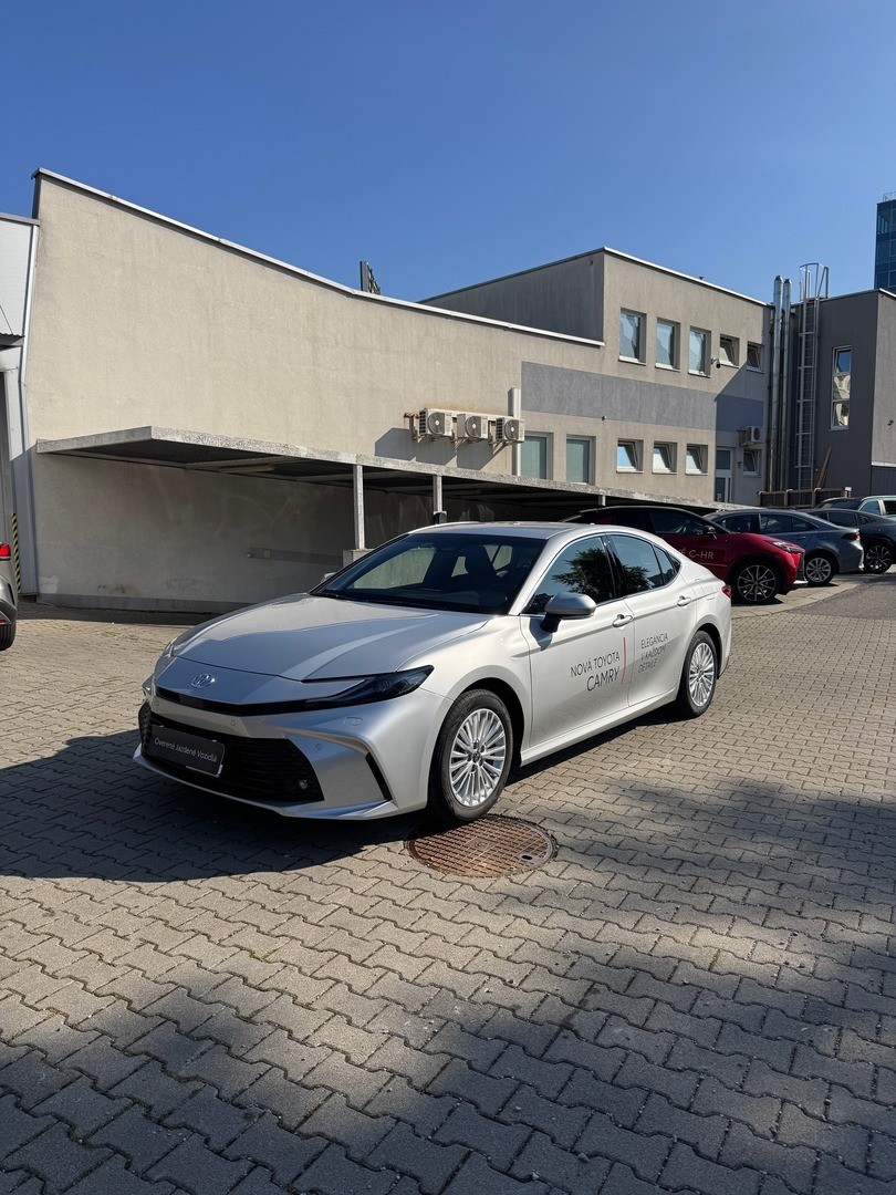 Toyota Camry 2.5 Hybrid Comfort CVT