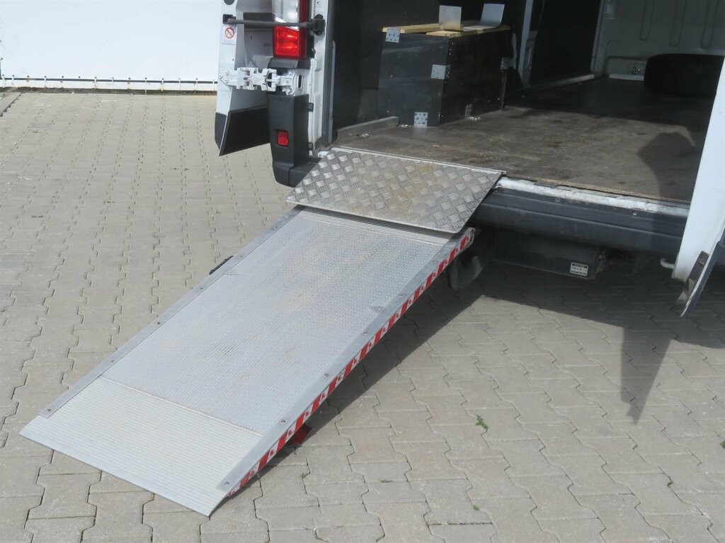 Citroen Jumper 2.2 BlueHDi ydr. čelo, L4H2, Furgon, 4-35