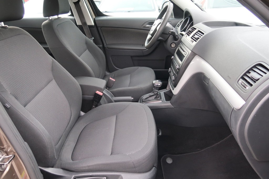 Skoda Yeti 1.2 TSI Automat, Serv.kniha, Tempomat