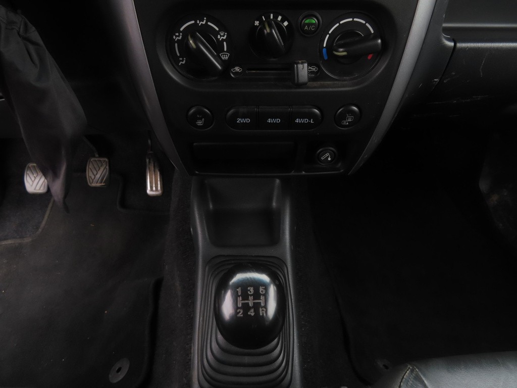 Suzuki Jimny 1.3 16V Vyhř. sedaček