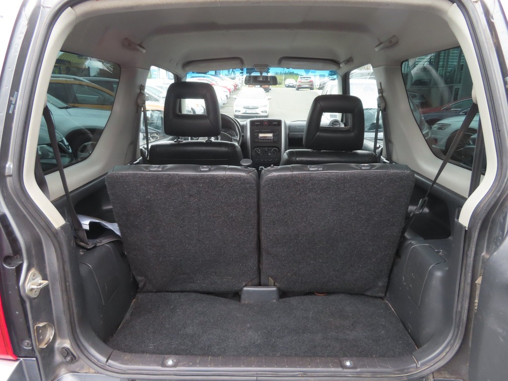 Suzuki Jimny 1.3 16V Vyhř. sedaček