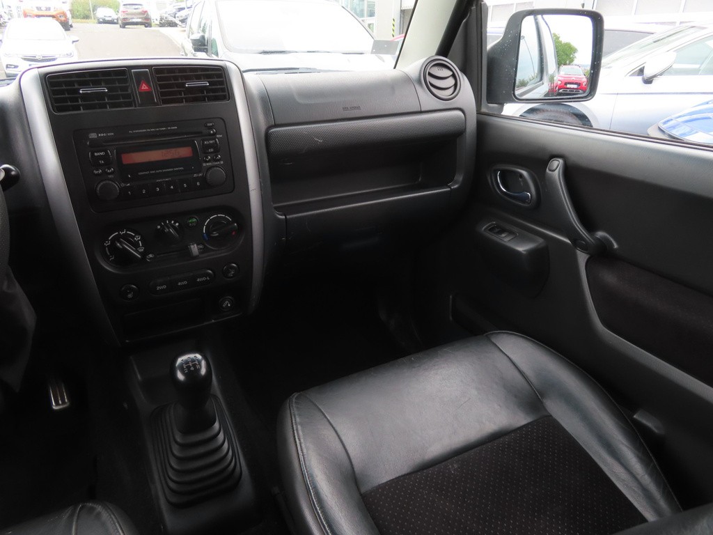 Suzuki Jimny 1.3 16V Vyhř. sedaček