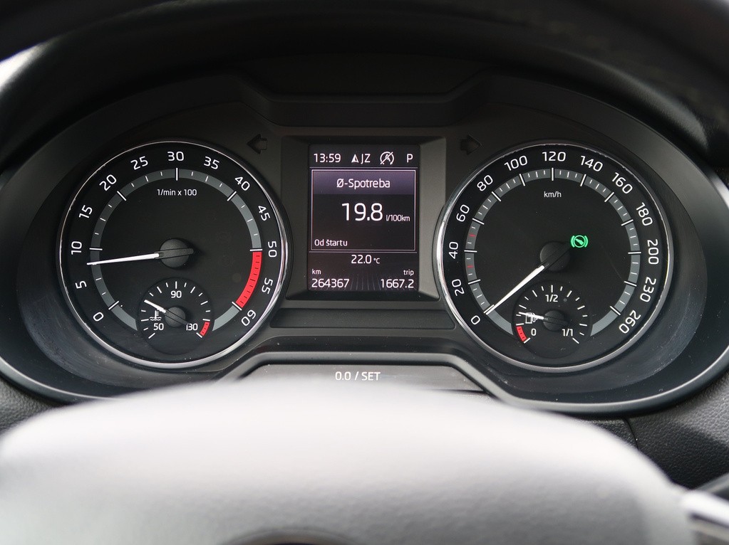 Skoda Octavia Combi . Scout 2.0 TDI Automat, Serv.kniha, Navigácia, Xenóny