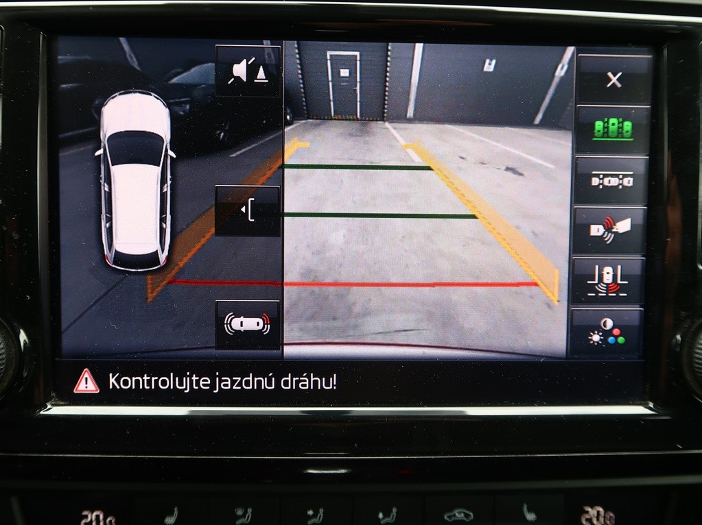 Skoda Octavia Combi . Scout 2.0 TDI Automat, Serv.kniha, Navigácia, Xenóny