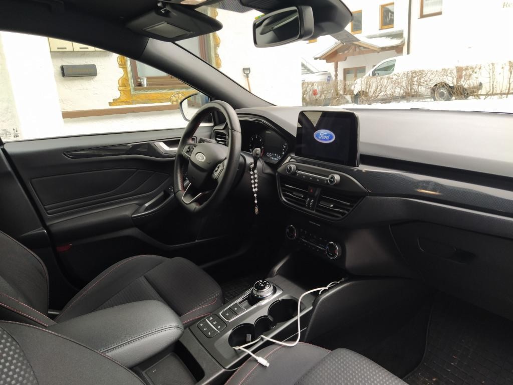 Ford Focus Kombi 2.0 TDCi EcoBlue ST Line A/T