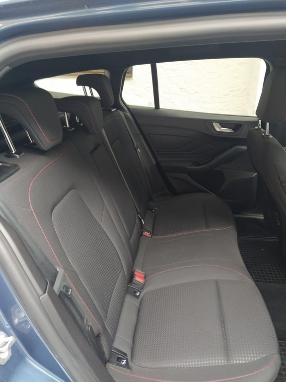Ford Focus Kombi 2.0 TDCi EcoBlue ST Line A/T