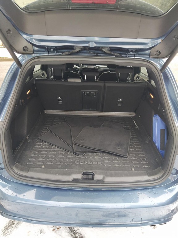 Ford Focus Kombi 2.0 TDCi EcoBlue ST Line A/T