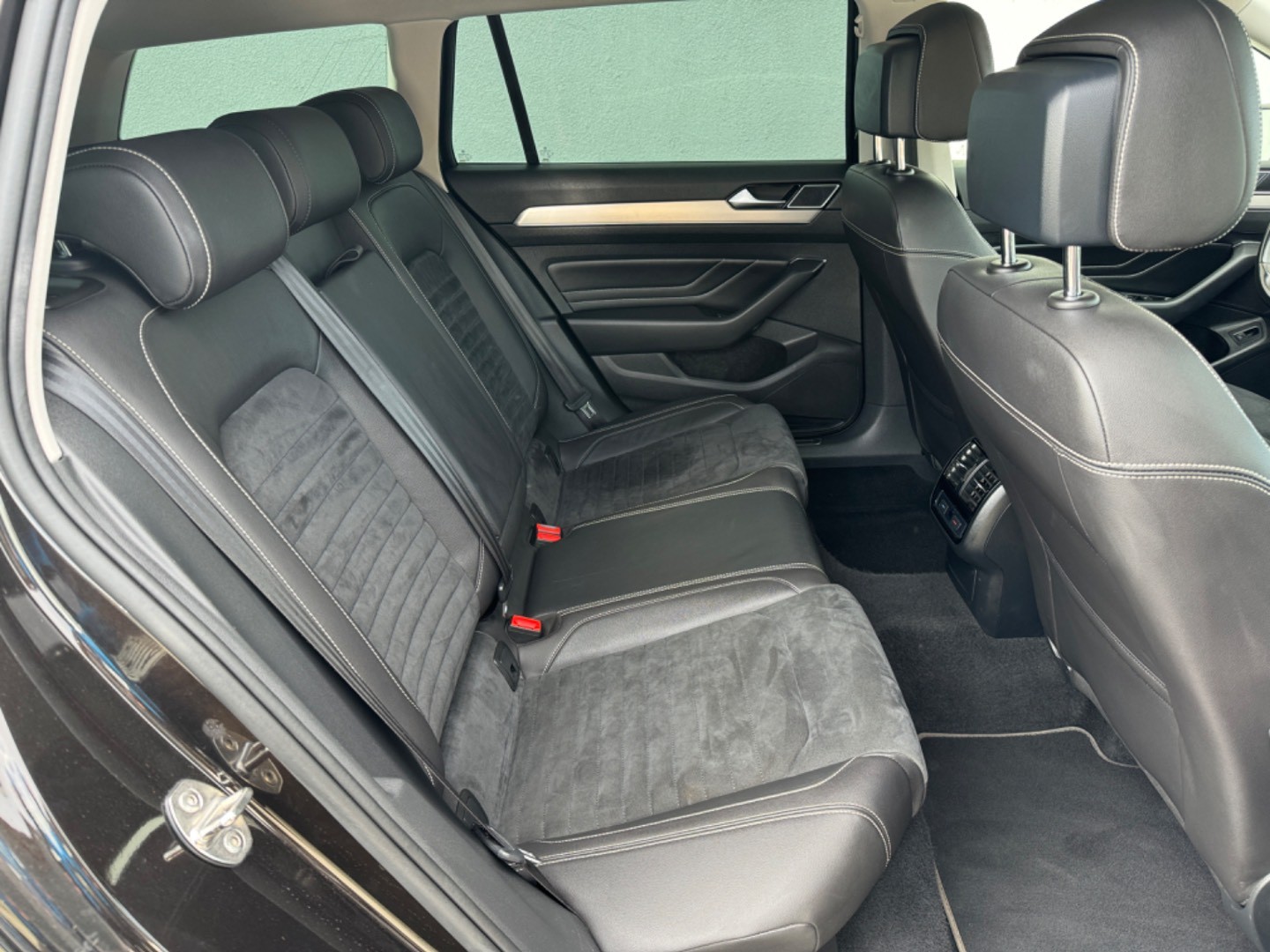 Volkswagen Passat Variant 2.0 TDI Elegance 4Motion DSG