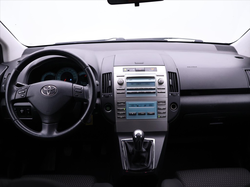 Toyota Corolla Verso 2.2 D-4D Edition