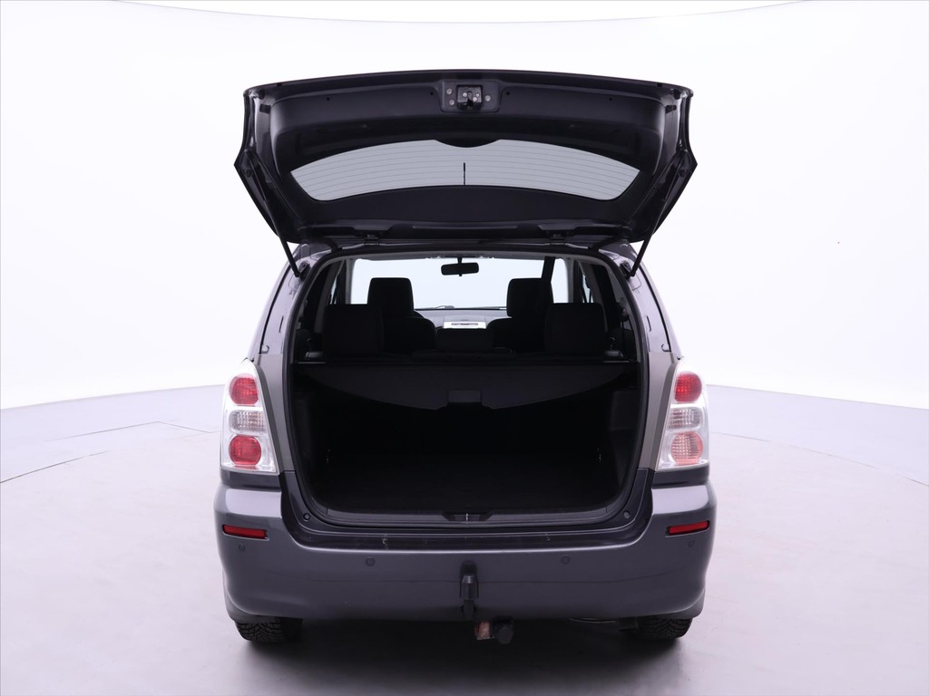 Toyota Corolla Verso 2.2 D-4D Edition