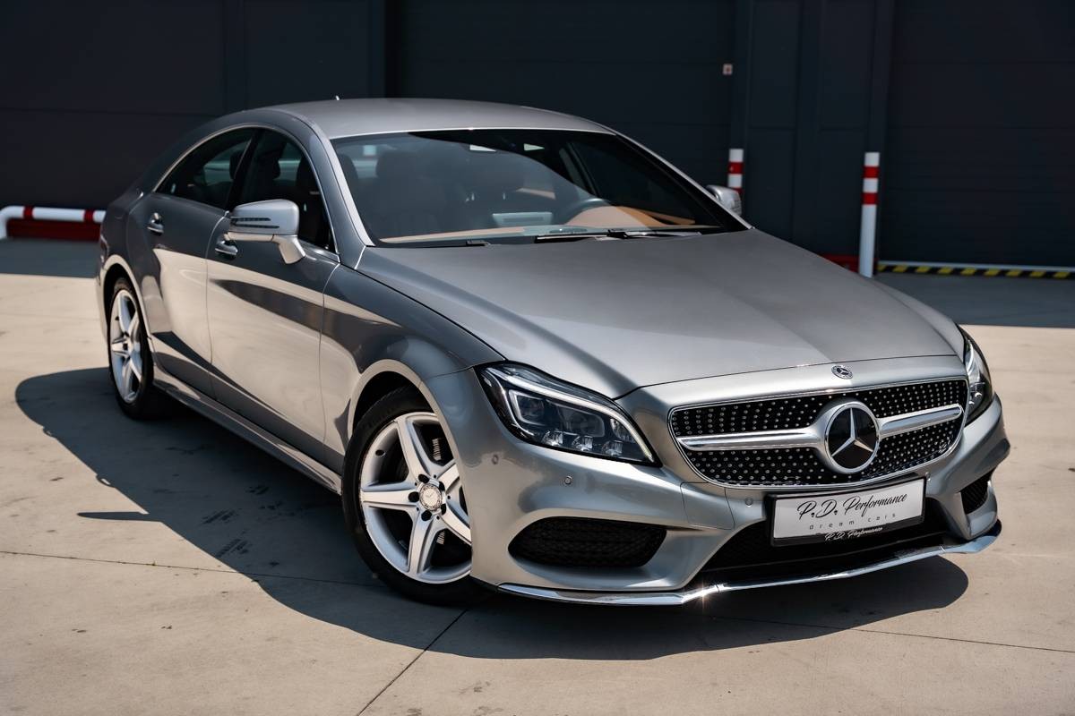 Mercedes-Benz CLS Kupé AMG Line / Multibeam LED / Distronic+ / Comand Online / TOP