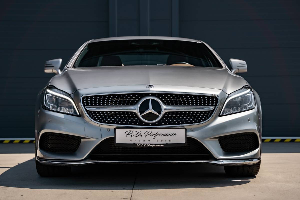 Mercedes-Benz CLS Kupé AMG Line / Multibeam LED / Distronic+ / Comand Online / TOP