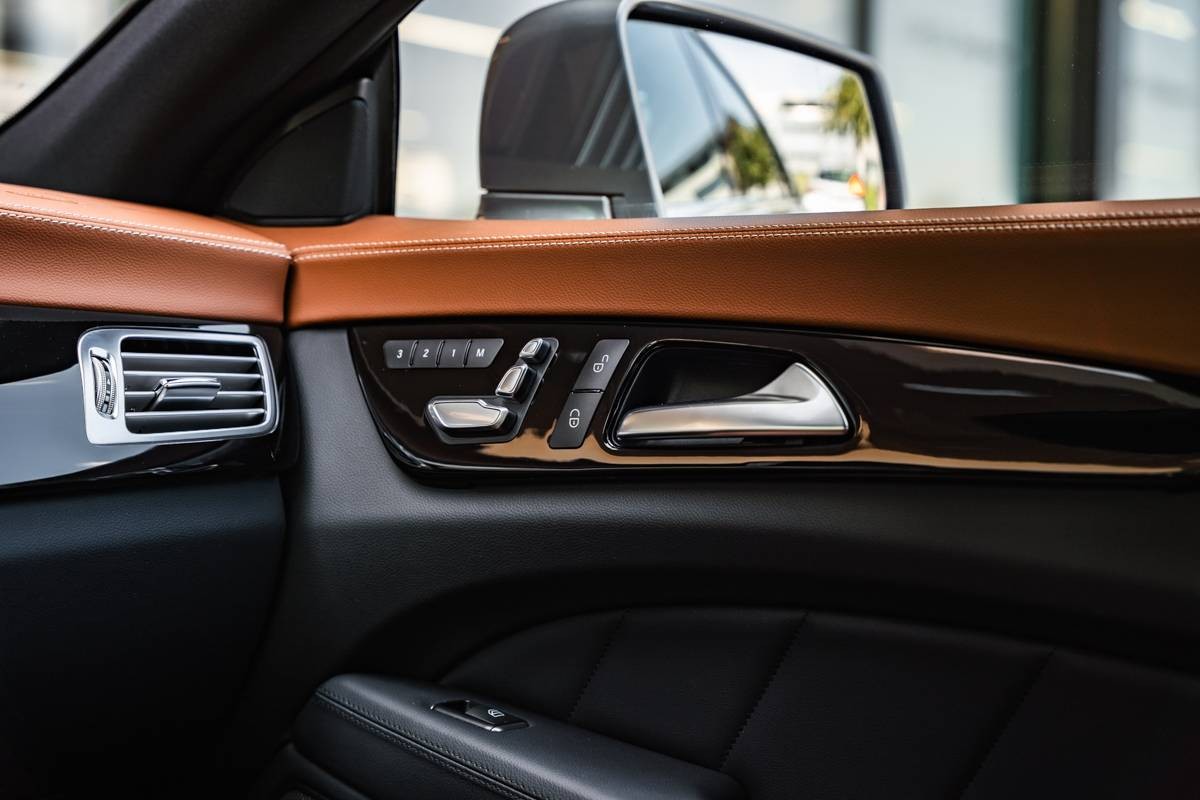 Mercedes-Benz CLS Kupé AMG Line / Multibeam LED / Distronic+ / Comand Online / TOP