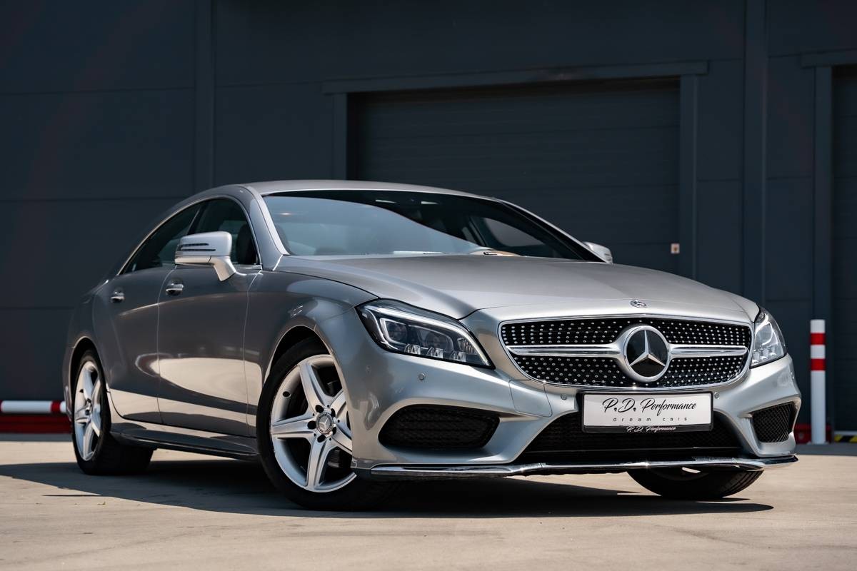 Mercedes-Benz CLS Kupé AMG Line / Multibeam LED / Distronic+ / Comand Online / TOP