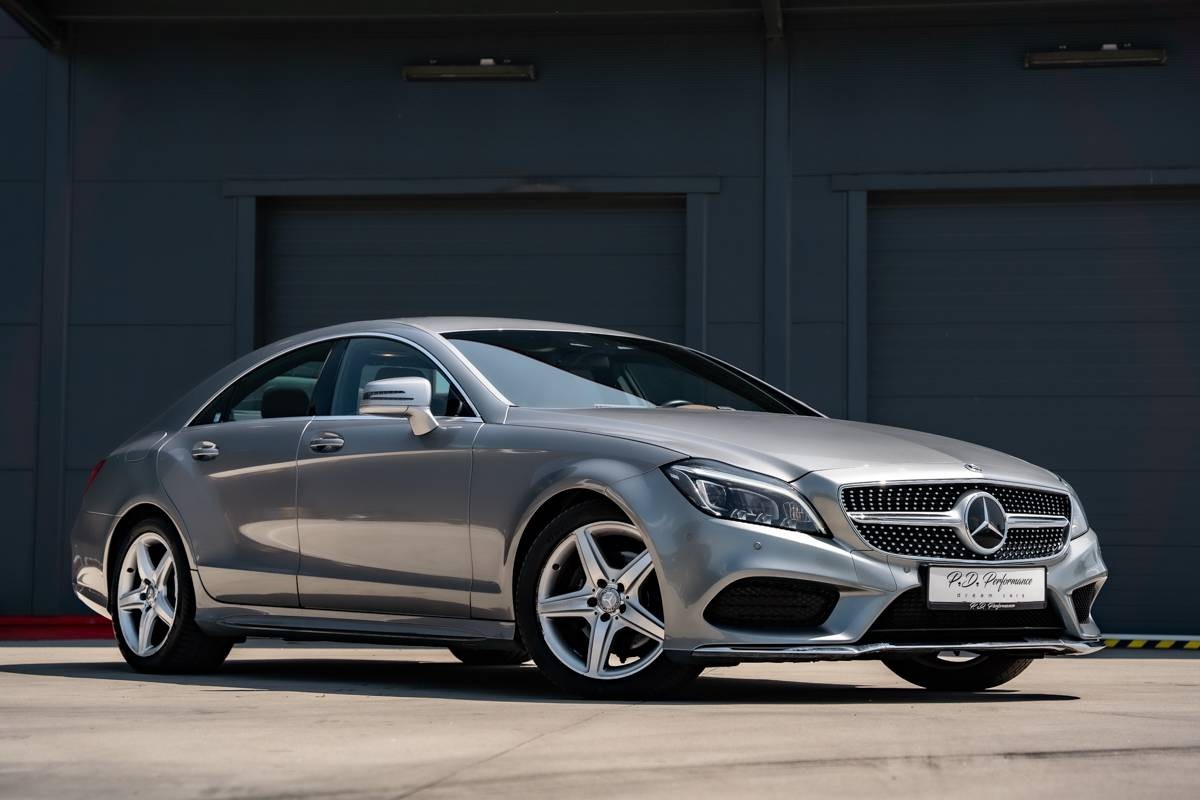 Mercedes-Benz CLS Kupé AMG Line / Multibeam LED / Distronic+ / Comand Online / TOP