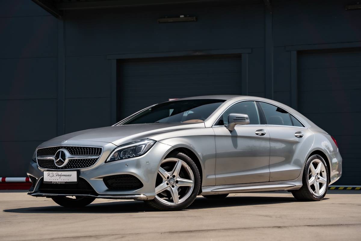 Mercedes-Benz CLS Kupé AMG Line / Multibeam LED / Distronic+ / Comand Online / TOP