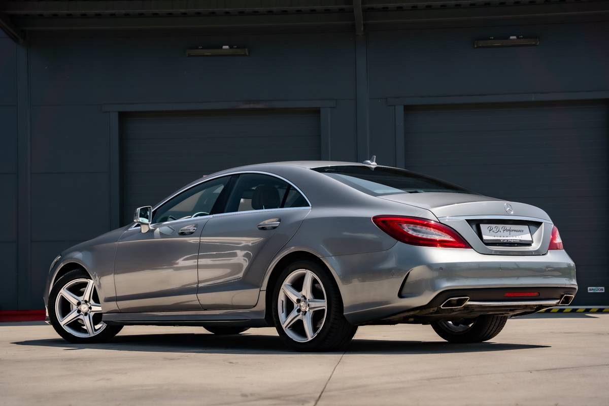 Mercedes-Benz CLS Kupé AMG Line / Multibeam LED / Distronic+ / Comand Online / TOP