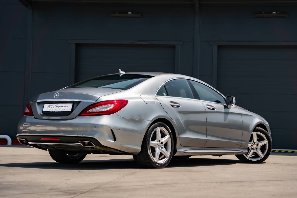 Mercedes-Benz CLS Kupé AMG Line / Multibeam LED / Distronic+ / Comand Online / TOP