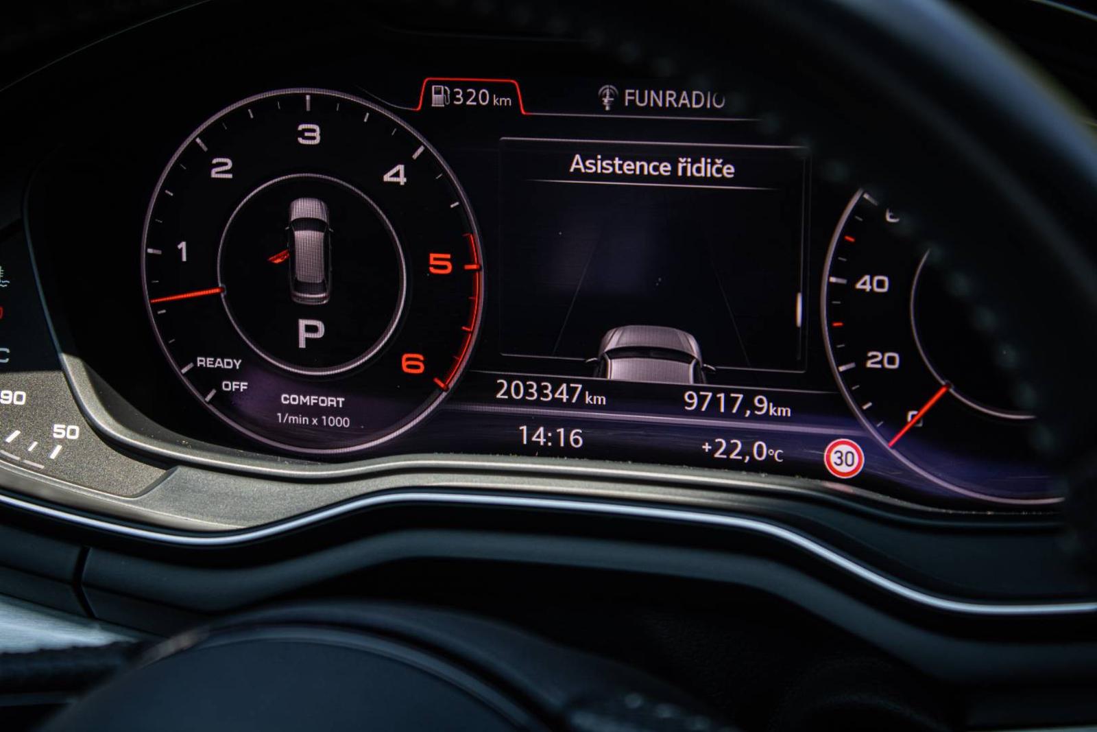 Audi A4 Avant 3.0 TDI V6 Quattro 3x Sline, Virtual cockpit, el. ťažné