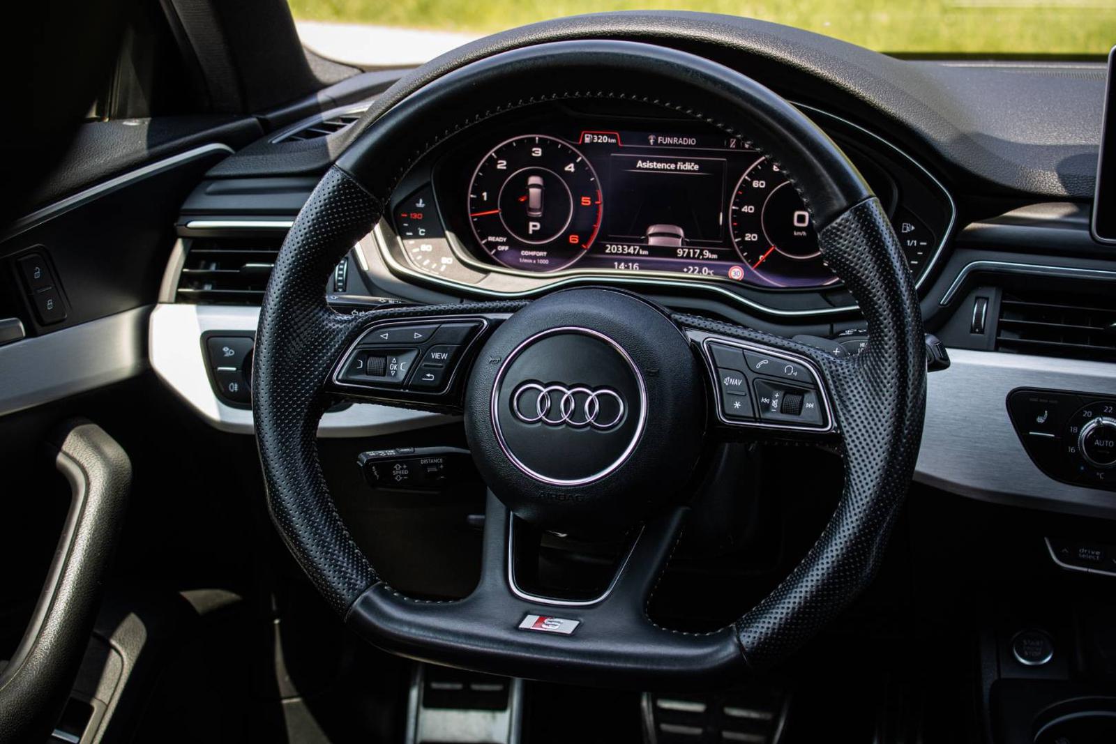 Audi A4 Avant 3.0 TDI V6 Quattro 3x Sline, Virtual cockpit, el. ťažné