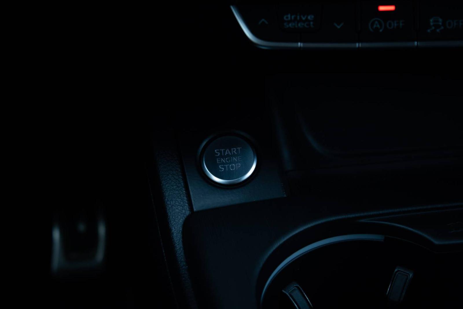 Audi A4 Avant 3.0 TDI V6 Quattro 3x Sline, Virtual cockpit, el. ťažné