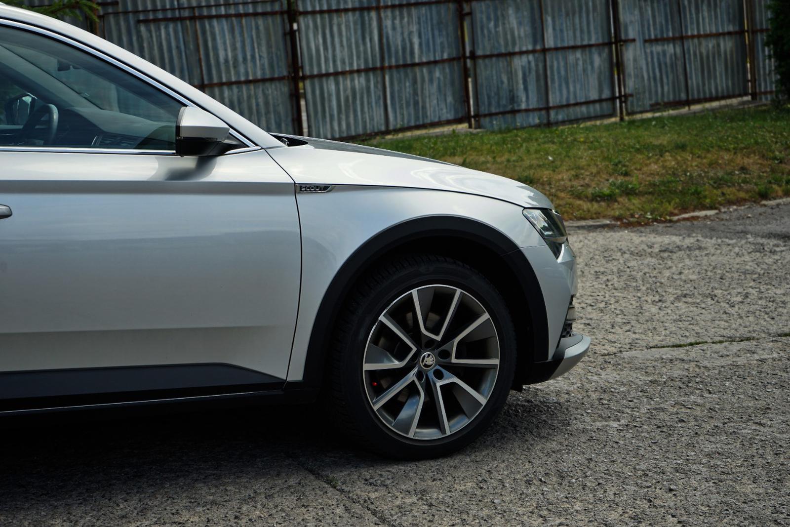 Škoda Superb Combi 2.0 TDI SCR Scout 4x4 DSG