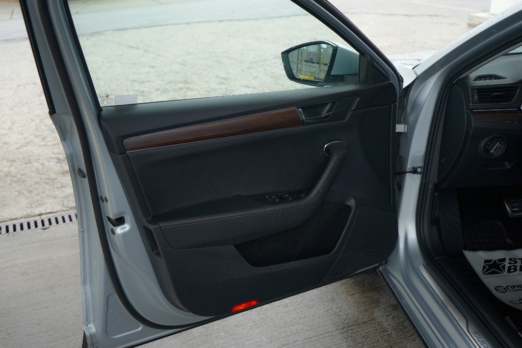 Škoda Superb Combi 2.0 TDI SCR Scout 4x4 DSG