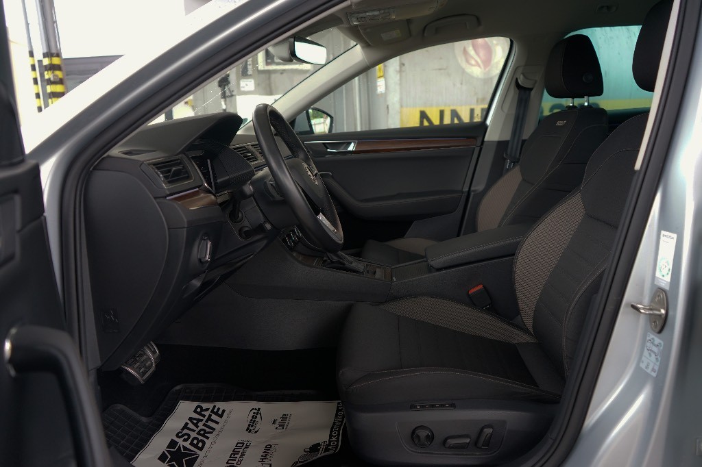 Škoda Superb Combi 2.0 TDI SCR Scout 4x4 DSG