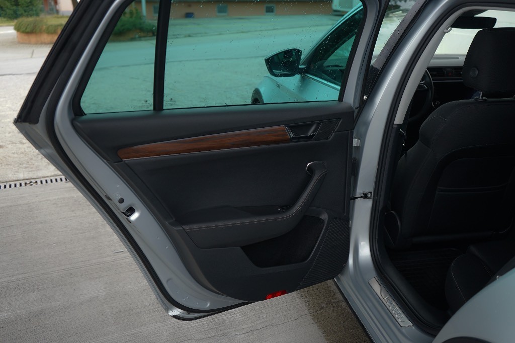 Škoda Superb Combi 2.0 TDI SCR Scout 4x4 DSG