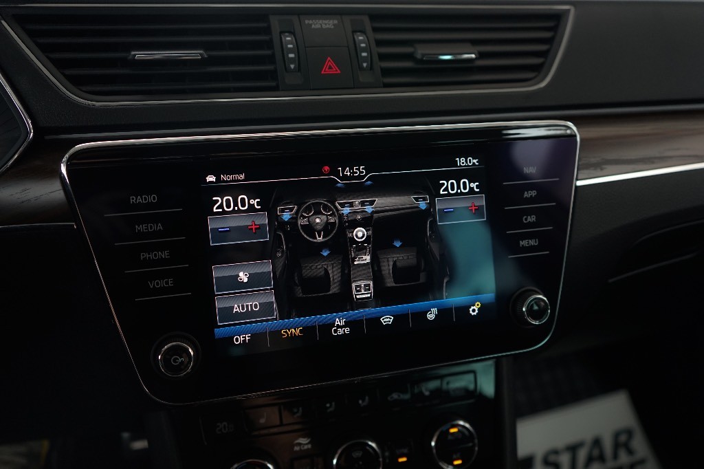 Škoda Superb Combi 2.0 TDI SCR Scout 4x4 DSG