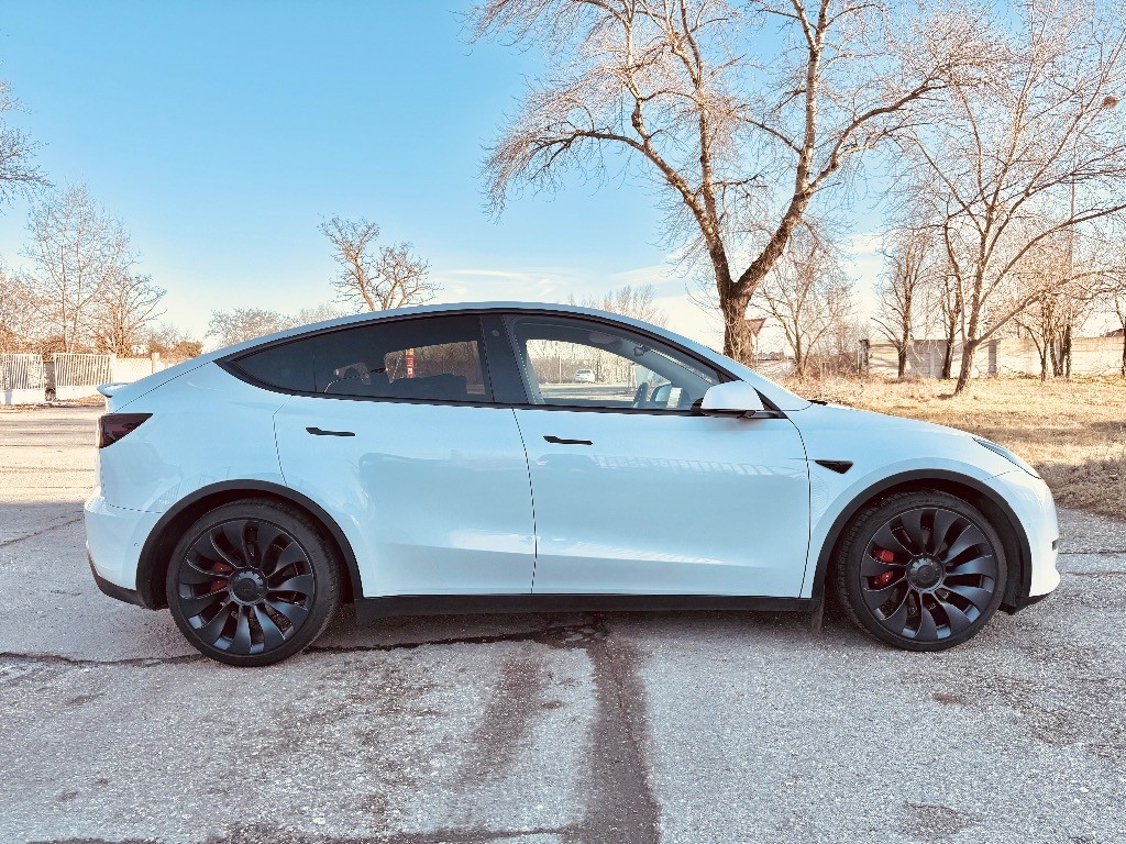 Tesla Model Y 75kWh Performance AWD