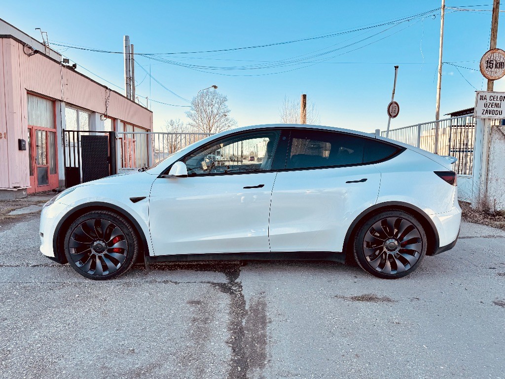 Tesla Model Y 75kWh Performance AWD