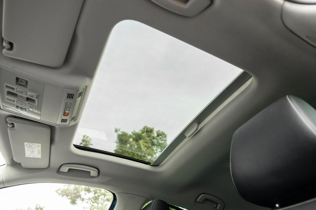 Škoda Superb 2.0 TDI SCR L&K 4x4 DSG sedan