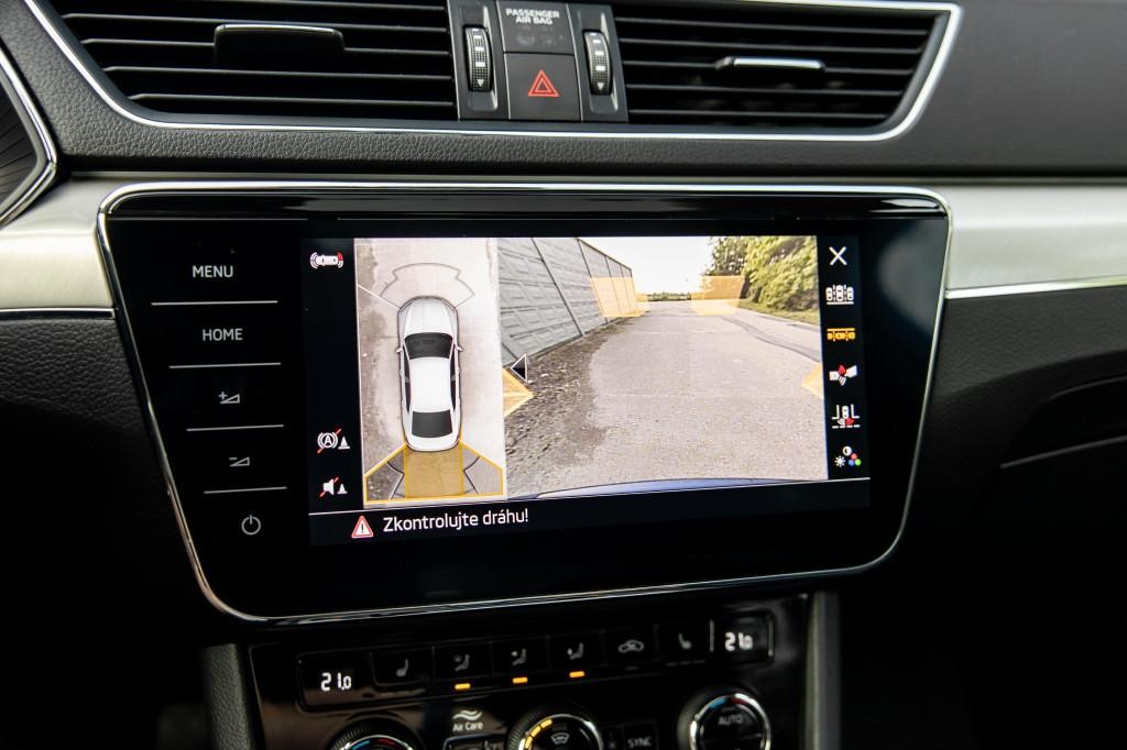 Škoda Superb 2.0 TDI SCR L&K 4x4 DSG sedan