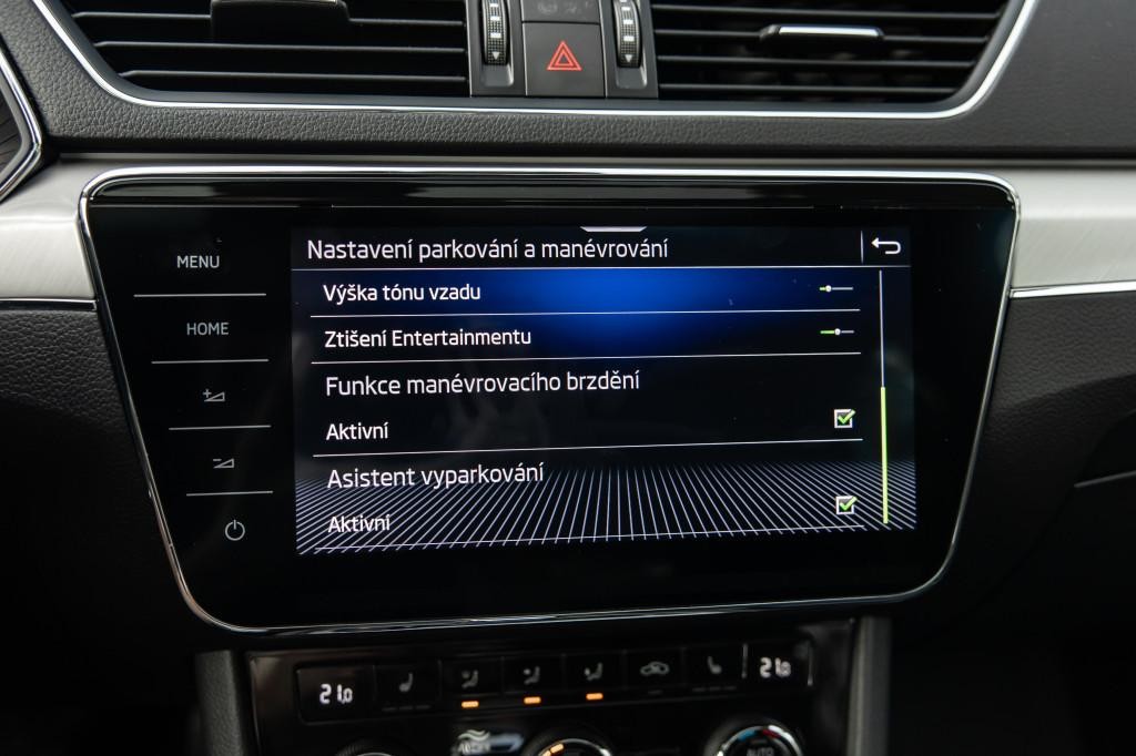 Škoda Superb 2.0 TDI SCR L&K 4x4 DSG sedan