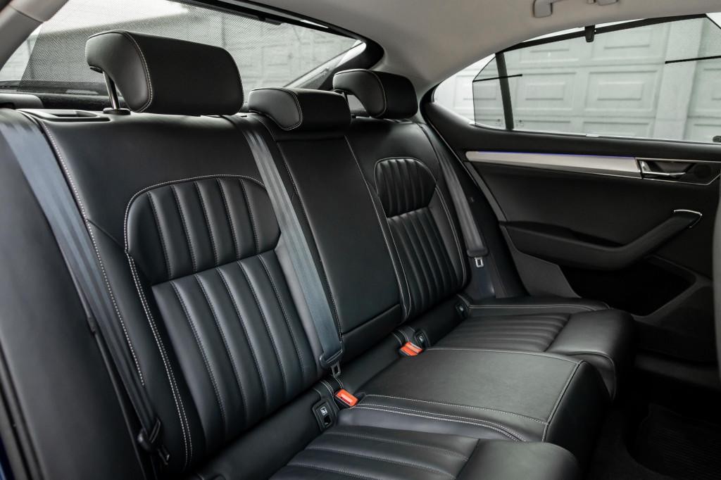 Škoda Superb 2.0 TDI SCR L&K 4x4 DSG sedan