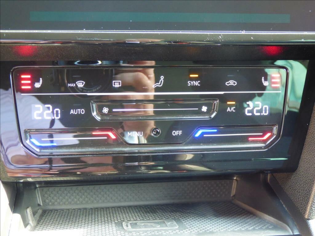 Volkswagen Passat Variant 2, 0 TDI DSG, LED, Navigace, Digi Klima, VW servis  Business