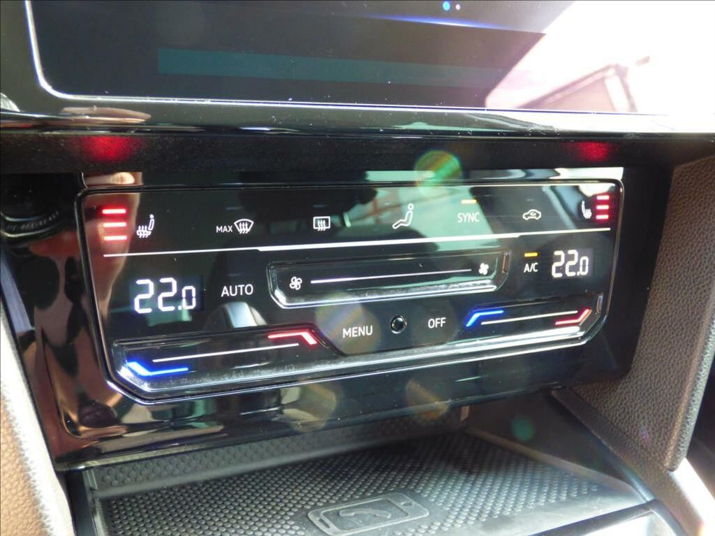 Volkswagen Passat Variant 2, 0 TDI DSG, LED, Navigace, Digi Klima, VW servis  Business